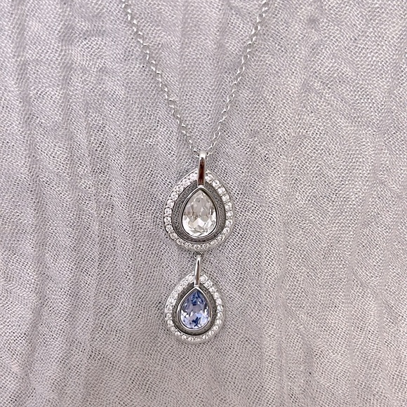 Swarovski Crystal Mila Pendant Necklace - NWOT - Picture 2 of 10